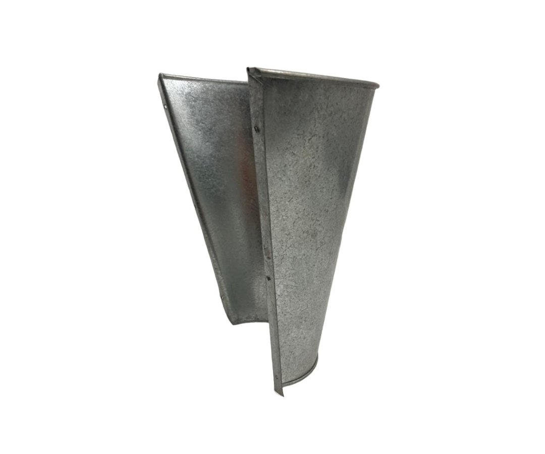 Cono Mata Pollos Galvanizado | 29.5 x 26.5 cm – 456 g – Seguro y Resistente