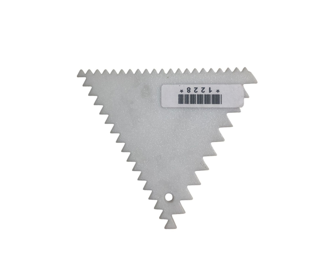 Peine de Plástico Triangular para Repostería | 9 x 10 cm – Práctico y Creativo