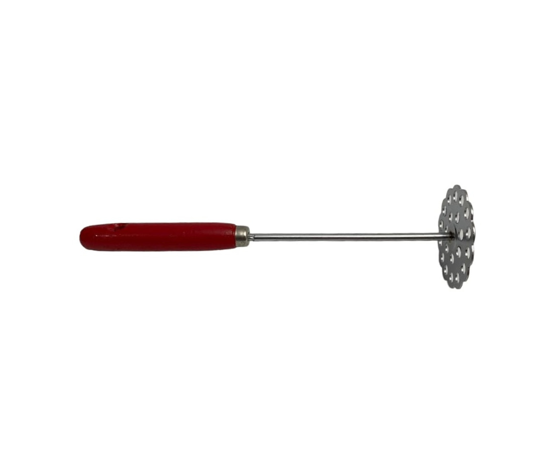 Machacador Cromado Rojo con Perforaciones | 17 cm, 92 g – Resistente y Eficiente