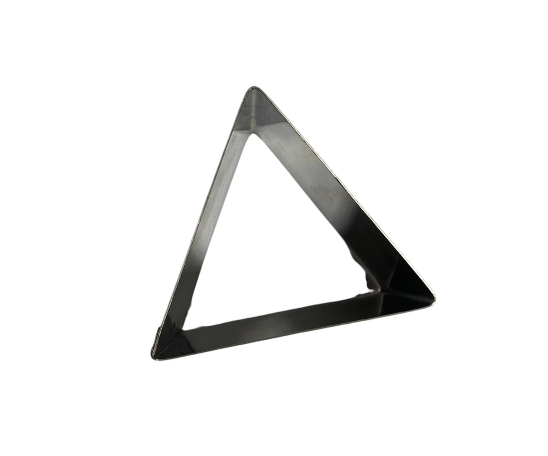 Molde de Acero Inoxidable Forma Triangular | 7.5 cm x 5.8 cm, 62 g – Creativo y Resistente