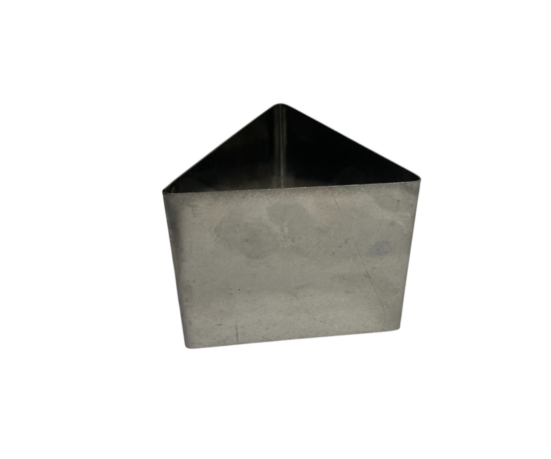 Molde de Acero Inoxidable Forma Triangular | 7.5 cm x 5.8 cm, 62 g – Creativo y Resistente